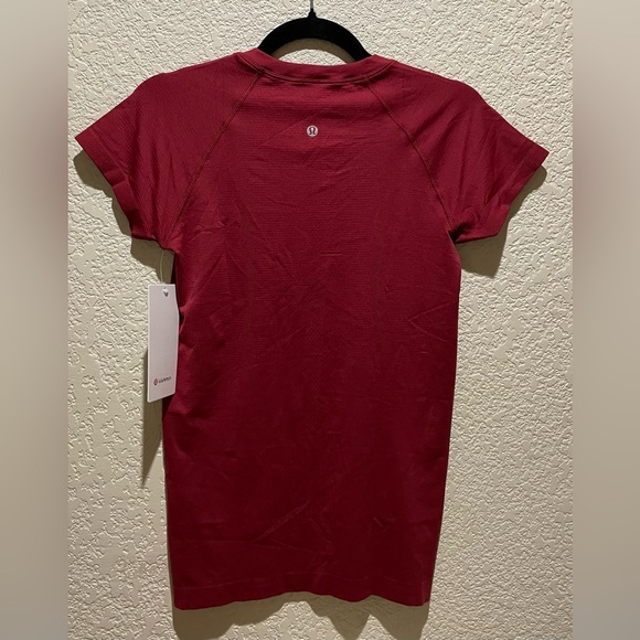 Lululemon NWT Swiftly Tech Short Sleeve 2.0 Hip Length Red Size 6 - Picture 4 of 5